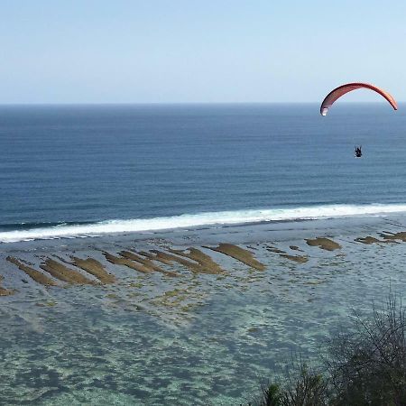 Indigo Dream Surf & Holiday Retreat Uluwatu Esterno foto